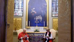 Папа Римский провел молитву в Ватикане с первой женщиной — архиепископом Кентерберийским