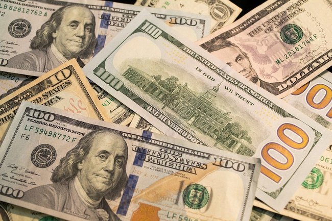 Недельные рывки: Сбер сообщил, что будет с долларом