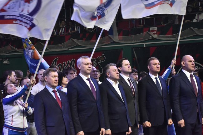 Губернатор Новосибирской области Андрей Травников поздравил земляков с Днём воссоединения Крыма с Россией