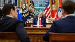 WSJ: Трамп несколько месяцев обсуждает с окружающими фигуры Вэнса и Рубио