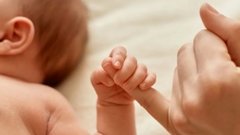 Младенец родился спустя полтора часа после трагической гибели матери, упавшей с 10-го этажа