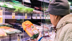 Эксперты предостерегли об опасности мытья сырой курицы