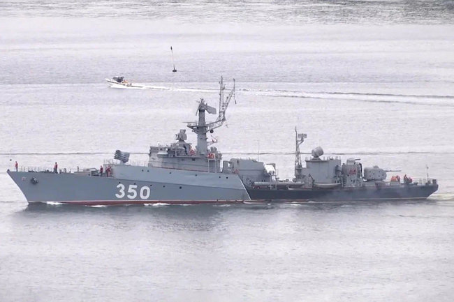 Военные корабли в Приморье приведены в повышенную готовность