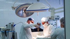 В Сургуте хирурги спасли 74-летнего пенсионера от кровотечения