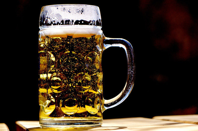 Санврачи в ЯНАО сняли с продажи больше 30 литров сомнительного пива