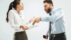 Антон Шестаков предложил методы борьбы с раздражением из-за коллег на работе