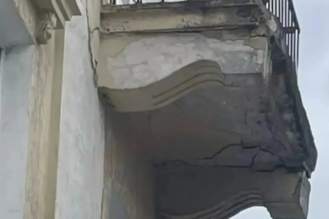 Жители Новороссийска обеспокоены состоянием балконов в центре города