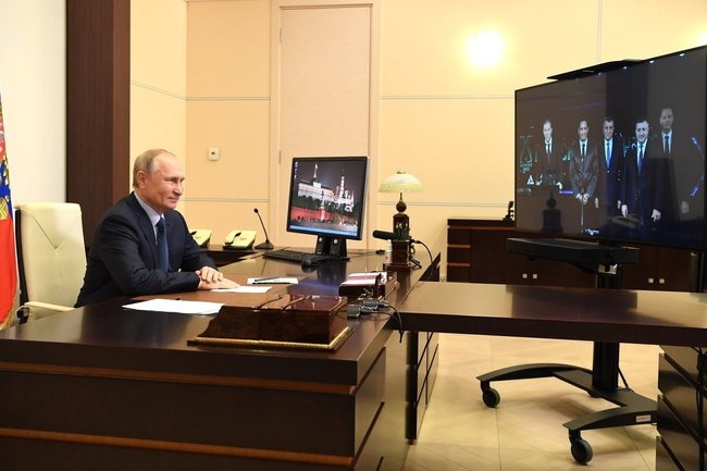 Владимир Путин открыл в Братске цех по производству сырья для изготовления препаратов
