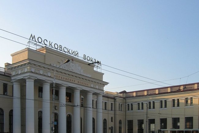 У площади Московского вокзала в Туле установили новый светофор