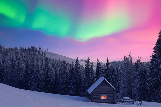 Вторая магнитная буря этого года вызвала яркие полярные сияния