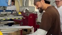 Известный российский рэпер изготовил 43 тысячи полотенец для своих поклонников