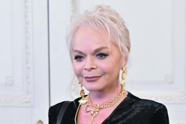 Лариса Долина