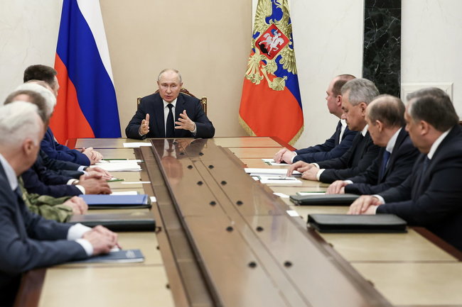 Владимир Путин  во время совещания с руководителями силовых ведомств в Кремле.