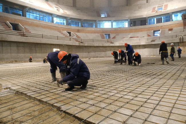 Сдать объект точно в срок: более тысячи человeк работают на строительстве Ледового дворца спорта в Новосибирске по разным направлениям