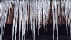 В Пензе женщина погибла после обрушения сосульки с крыши