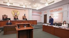 Лариса Доина не собирается покидать квартиру Лурье до наступления Нового года
