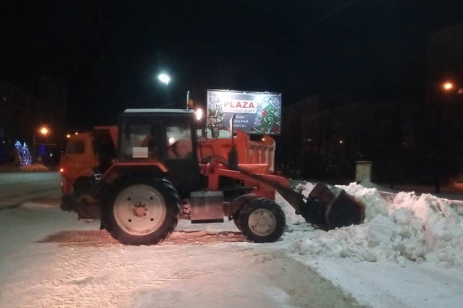 В Ульяновске продолжают убирать снег