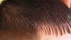 «Делает лицо глупеньким»: стилист Лисовец о моде на челки «штрихкод» у молодежи