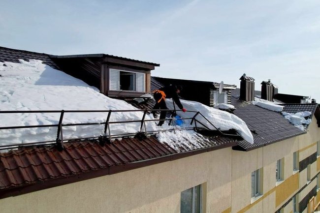 уборка снега снег крыша кровля сосулька сосульки