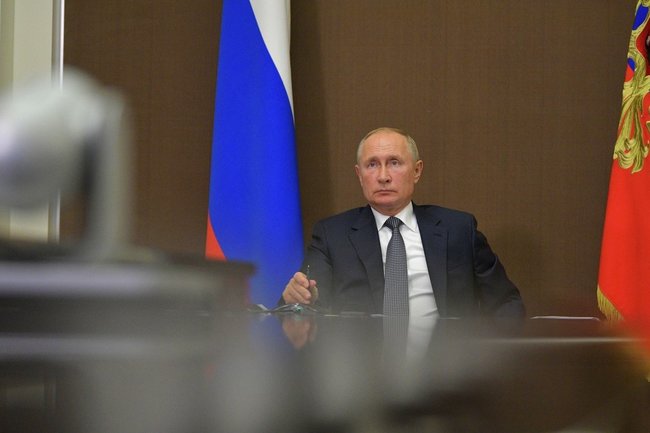Выдвинутое Киевом условие сделало встречу Путина и Зеленского невозможной
