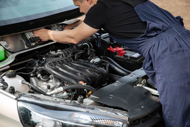 двигатель механик запчасть запчасти ремонт машины ремонт автомобиля замена техосмотр 
