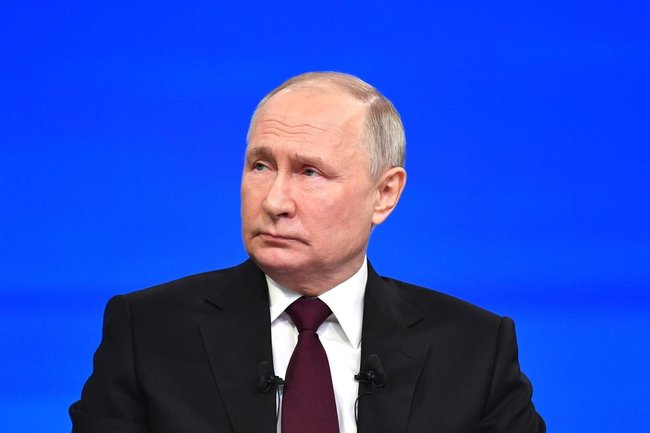 Путин поручил разработать проект развития «гармонично развитой личности»