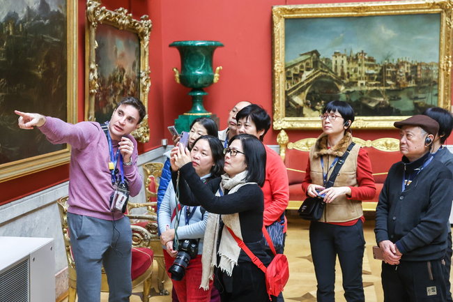 китайские туристы китаец Китай Эрмитаж