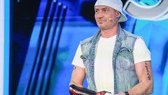 Зрители овацией встретили Романа Костомарова на ледовом шоу в Ярославле