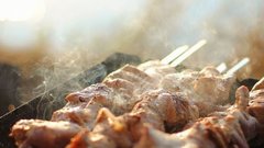 Будете готовить шашлык только так: шашлычник раскрыл секреты сочного мяса