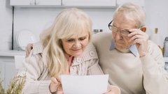 ВС: удержания из пенсионных выплат не должны оставлять людей без средств к жизни