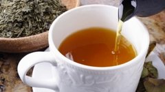 Диетолог Анастасия Ефимова рассказала о безопасной норме потребления чая в сутки