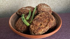 Гречаники в томатном соусе: точные пропорции крупы и фарша для сочных котлет