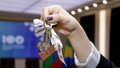 В Сургутском районе жители фенольных домов получили ключи от новых квартир