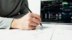 Российский фондовый рынок продолжает падать 5 мая