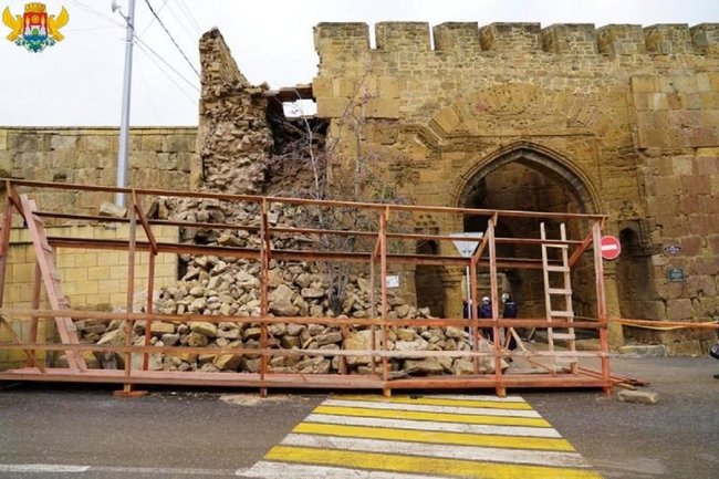 В Дербенте восстанавливают часть стены крепости Нарын-Кала