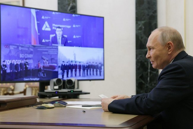 Владимир Путин / закладка таблички ледокола &quot;Сталинград&quot;