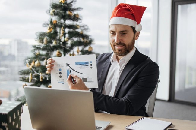 Работающие в офисе поделились сроками планируемого завершения трудовой деятельности