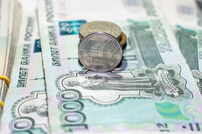 Кому повезло заработать на биржевом укреплении рубля