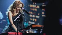 «Мальчик на подходе!»: МакSим устроила гендерную вечеринку на своем концерте