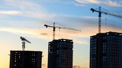 Анализ связи ценового сегмента и готовности жилых комплексов от «Домклик»