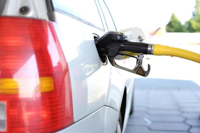 Цены на бензин снова выросли в Тюменской области