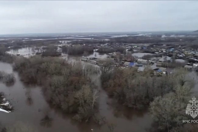 Дамба в Орске / наводнение