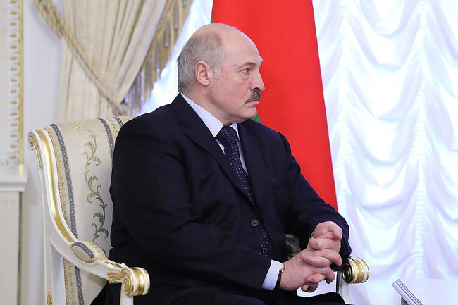 Александр Лукашенко не появился на церемонии празднования Дня государственных символов
