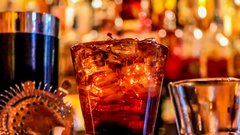 Запрет продажи алкоголя по выходным как вариант помощи барам