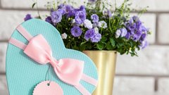 Милонов призвал женщин, ожидающих дорогие подарки на 8 Марта, не разводить «проституточные отношения»