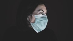 Стюардессу зарубежной авиакомпании госпитализировали с подозрением на хантавирус