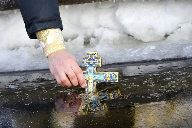 В Тюменской области в Крещение в ледяной воде искупались более 35 тысяч человек