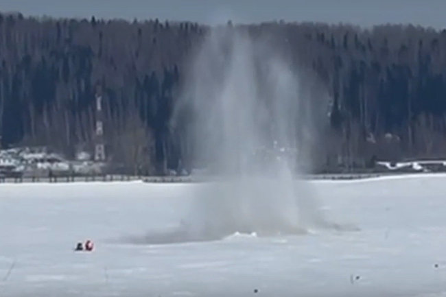 В Ханты-Мансийском районе МЧС провело ледовзрывные работы на Оби