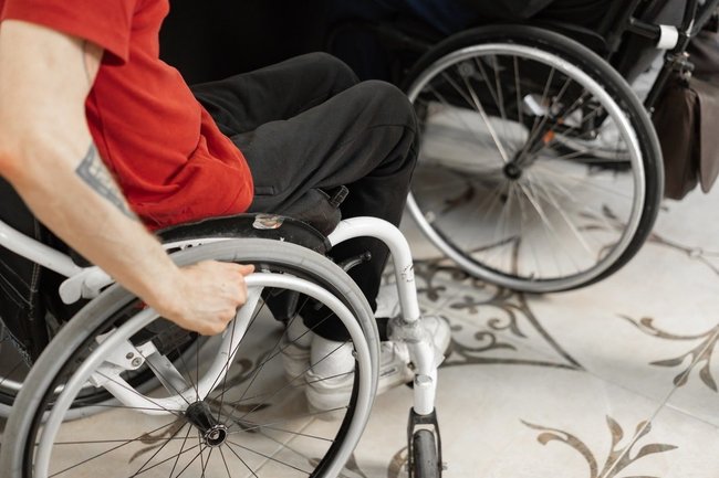 инвалид ограниченные возможности пандус инвалидная коляска 