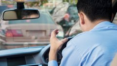 Что угрожает россиянам за плевок из автомобиля